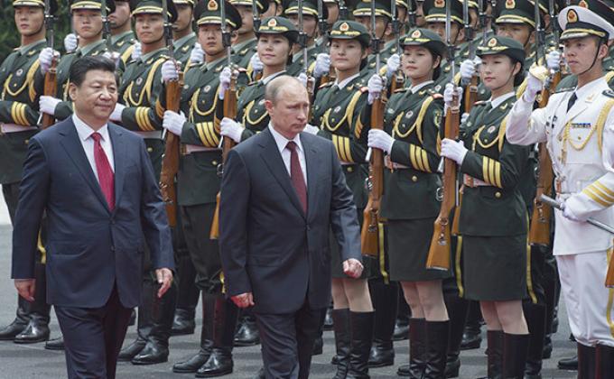 Китай и Россия будут плечом к плечу защищать мир - Председатель КНР